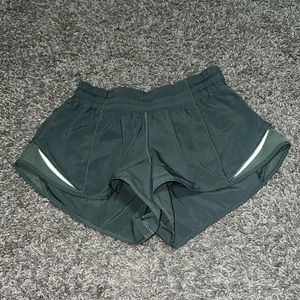 Lululemon Hotty Hot 2.5”